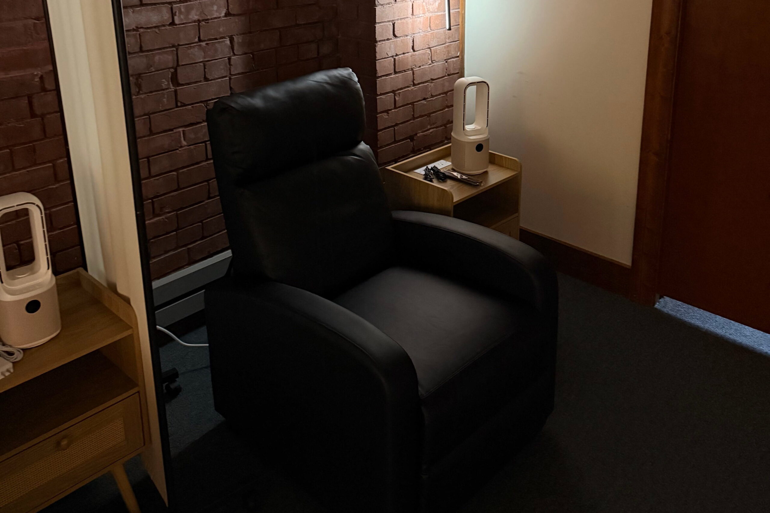 black recliner at ketamine clinic
